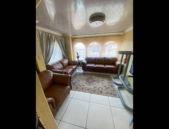 4 BEDROOM HOUSE FOR SALE IN ZAKARIYYA PARK